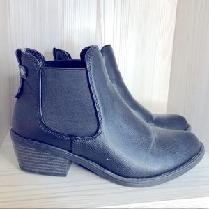 Block Heel Chelsea Boots